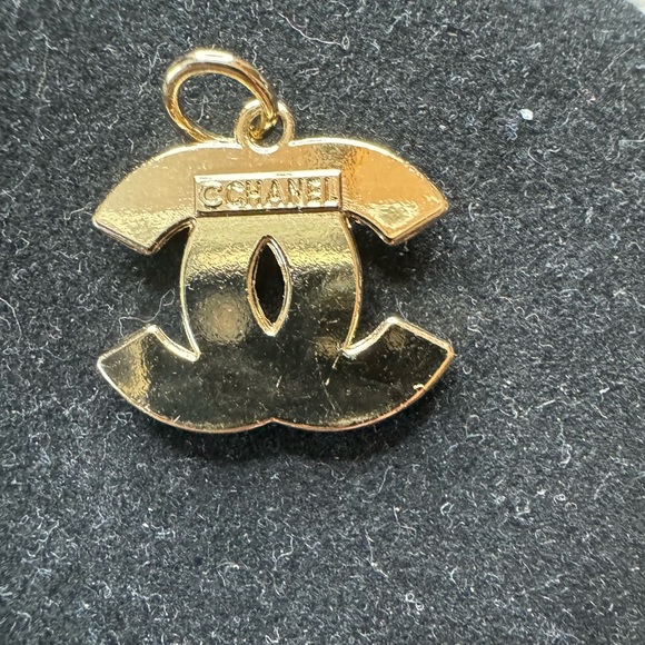 CHANEL - Charm/Button/Zipper Pulls - Pink accent/light lavender stones - Picture 2 of 3